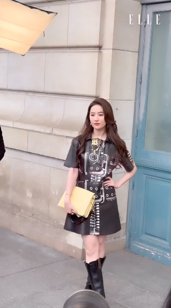 รวมตัวแม่!! 'ญาญ่า-เซนดาย่า-ฮเยอิน NewJeans' นำทัพสตาร์โลกชมโชว์ LV ที่ปารีส