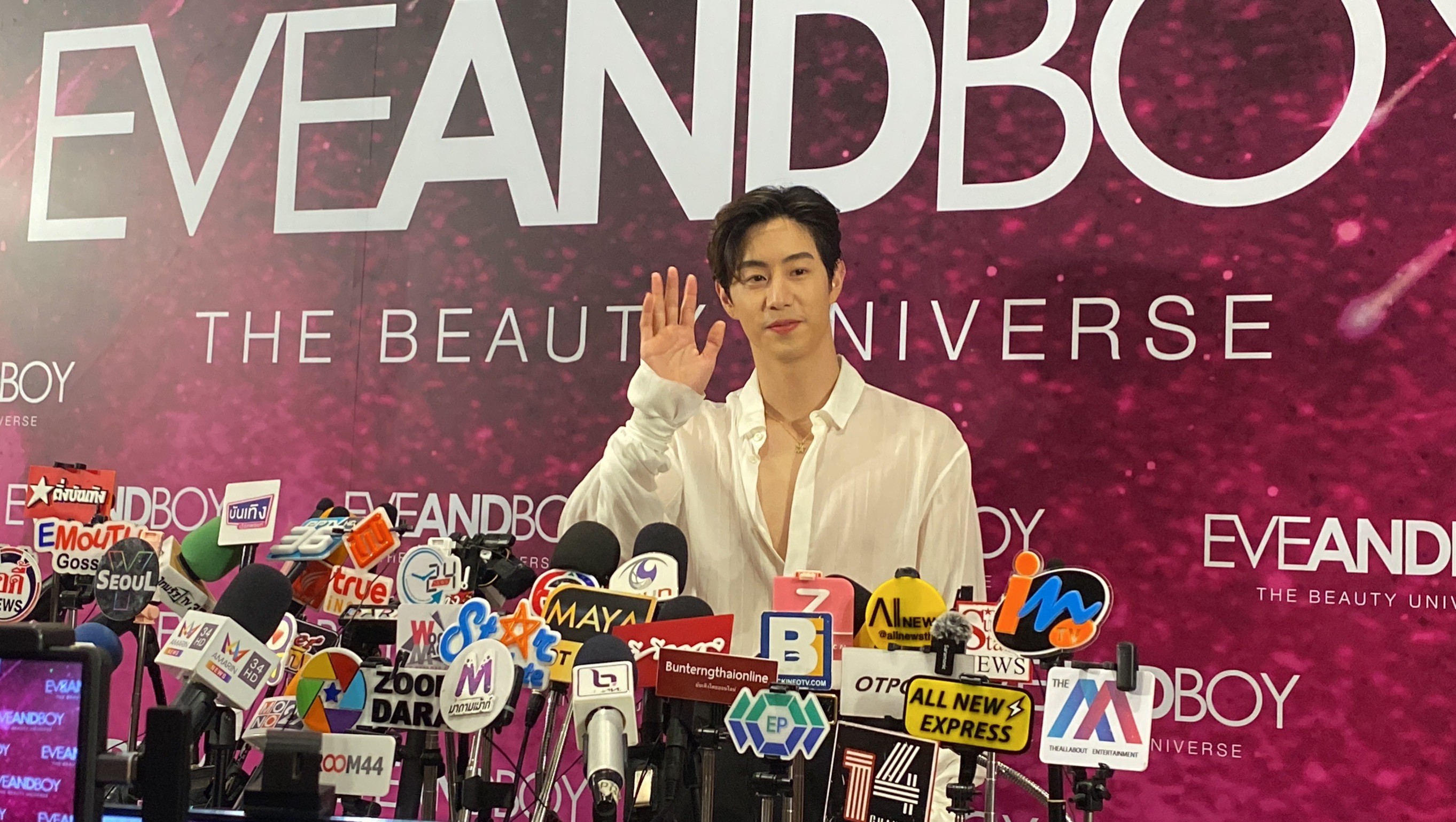 ประมวลภาพซุปตาร์หนุ่ม มาร์ค ต้วน เดินสายทำกิจกรรมในไทยกว่า 2 อาทิตย์!