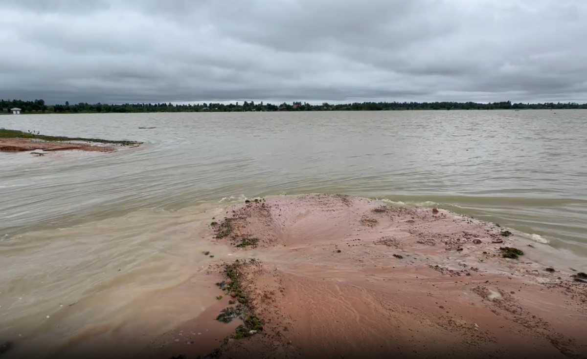 อ่างเก็บน้ำห้วยเชียงคำพัง น้ำทะลักลงสู่พื้นที่ 5 ตำบล อ่างเก็บน้ำห้วยเชียงคำพัง น้ำทะลักลงสู่พื้นที่ 5 ตำบล