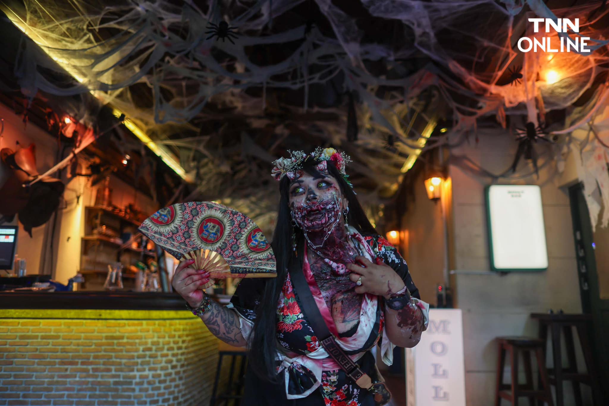 วันฮาโลวีน 2023 ถนนข้าวสารคึกคัก นทท.แต่งชุดแฟนซีจัดเต็มในวันปล่อยผี