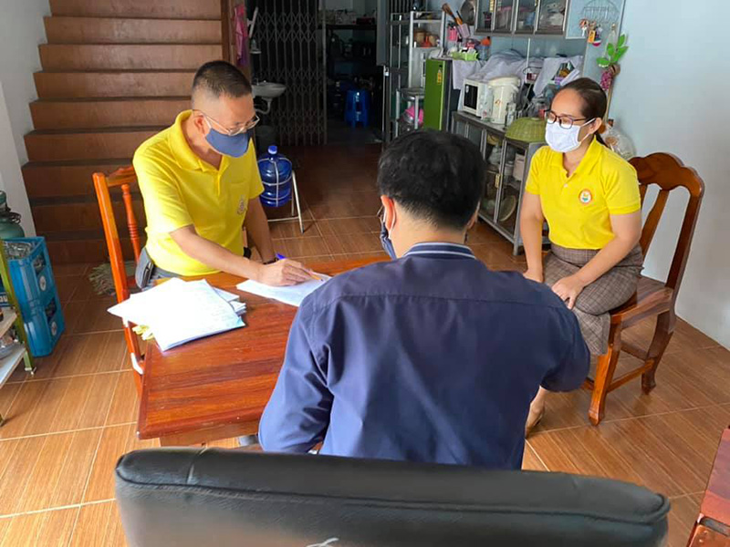 ปลื้มใจ! ผู้ว่าฯ ปทุมธานี สละเงินเดือน 3 เดือน ช่วยประชาชนลำบากจากโควิด ปลื้มใจ! ผู้ว่าฯ ปทุมธานี สละเงินเดือน 3 เดือน ช่วยประชาชนลำบากจากโควิด