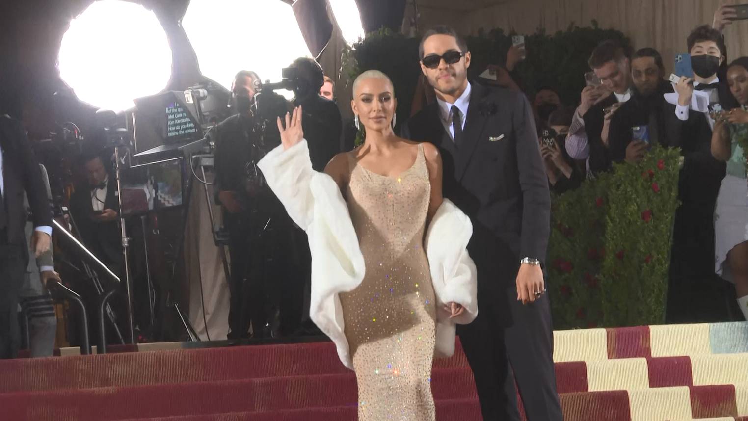 คิม คาร์เดเชียน นำทีมคนดังติดลิสต์แต่งตัวดีสุดงาน Met Gala ปี 2022