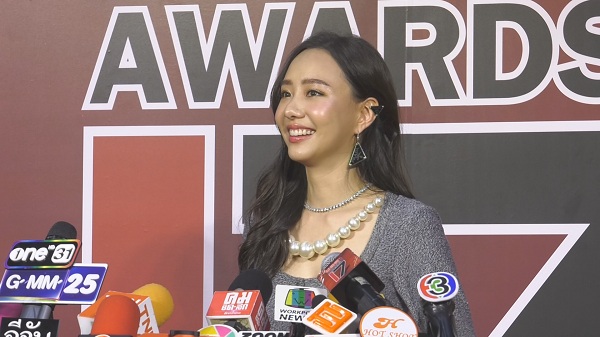 เต้ย จรินทร์พร ยืนยันโสดสนิท/ยินดีมิวมีลูก  (มีคลิป)