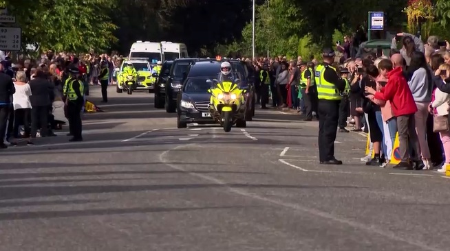 เคลื่อนพระบรมศพ ควีนเอลิซาเบธที่ 2 ออกจากพระตำหนักบัลมอรัล