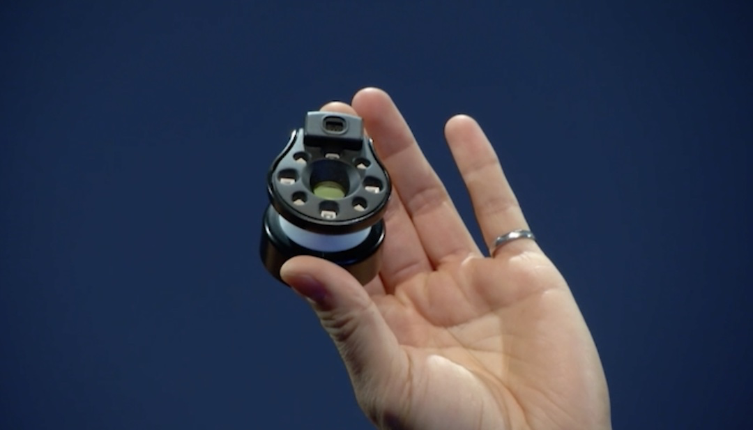 ครั้งแรกของโลก ! ตรวจสภาพบาดแผล แค่ยกมือถือส่องด้วย Swift Ray 1 ครั้งแรกของโลก ! ตรวจสภาพบาดแผล แค่ยกมือถือส่องด้วย Swift Ray 1