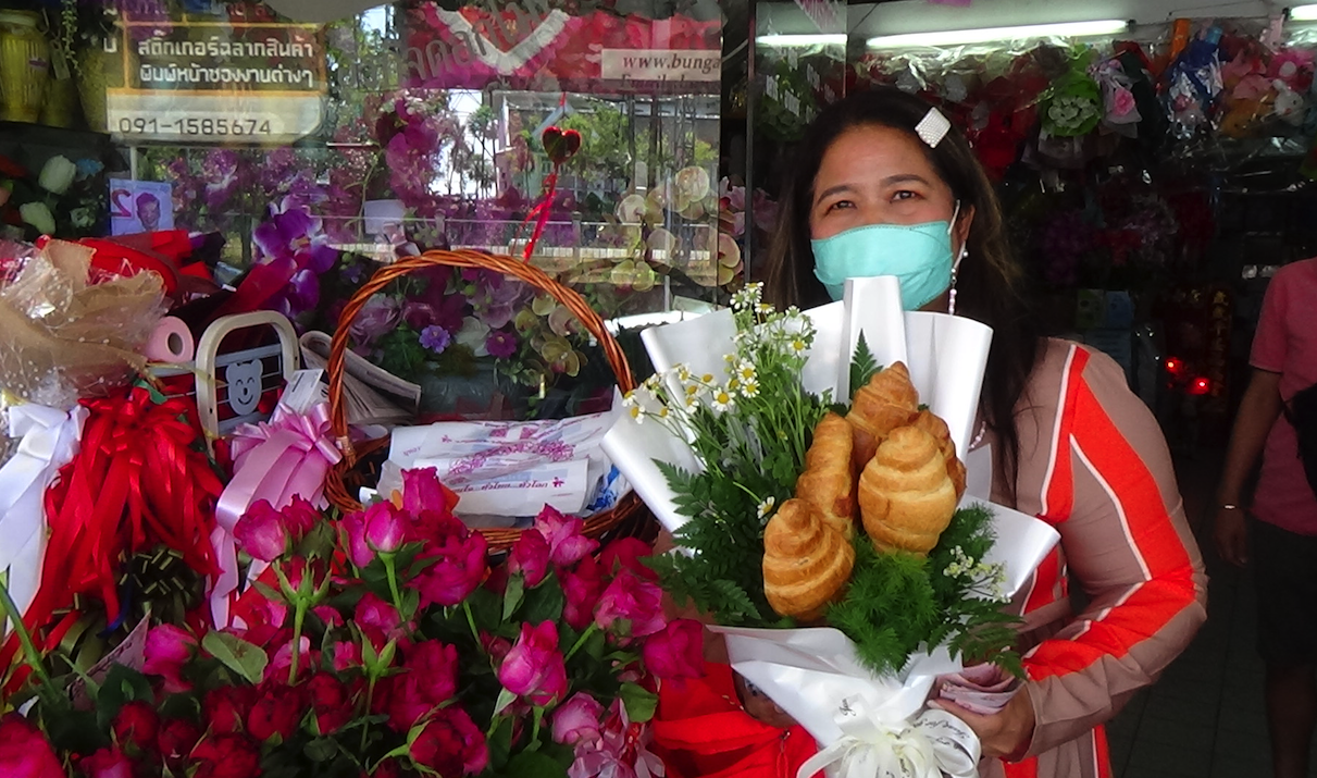 วาเลนไทน์ เทรนด์ใหม่จัดช่อ ‘ครัวซองต์’ บอกรักแทนกุหลาบ วาเลนไทน์ เทรนด์ใหม่จัดช่อ ‘ครัวซองต์’ บอกรักแทนกุหลาบ