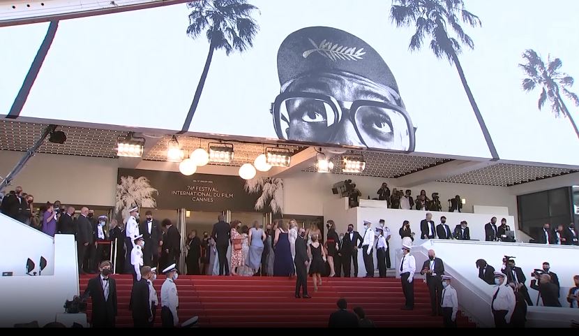 บันเทิงเทศ ปรับตัวรับ COVID-19