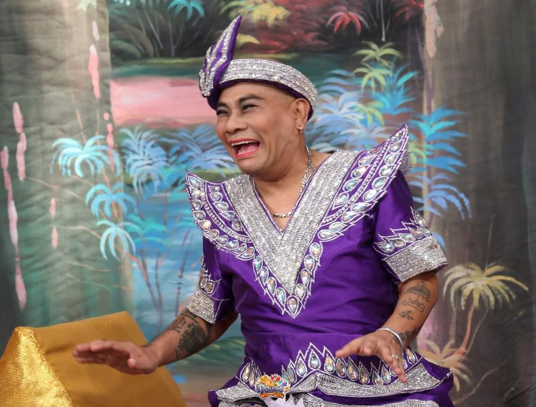 พิธีรดน้ำศพ ดาวตลกผู้ล่วงลับ “โป๊งเหน่ง เชิญยิ้ม” (มีคลิป)