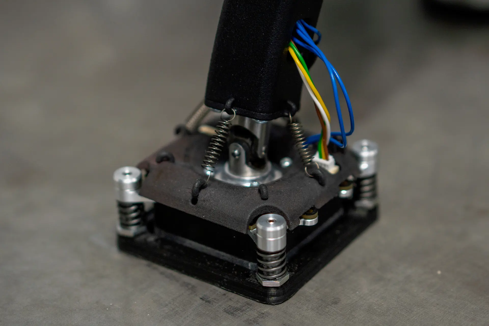 หุ่นยนต์เท้าแม่เหล็กตรวจสอบที่สูง แรงบันดาลใจจากตุ๊กแก หุ่นยนต์เท้าแม่เหล็กตรวจสอบที่สูง แรงบันดาลใจจากตุ๊กแก