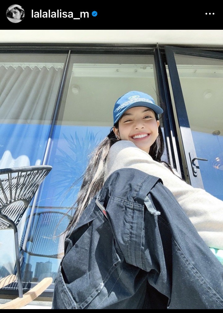 รวมแก๊งสวยคูณ3 ต้าเหนิง ลิซ่า มินนี่ เซลฟี่หน้ากระจก 