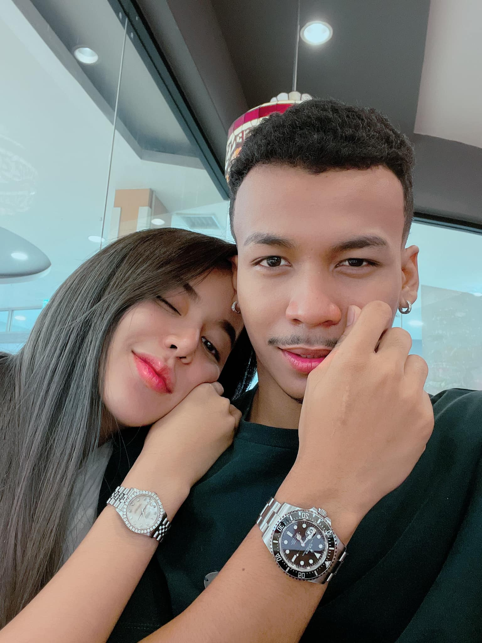 นัส ปากแจ๋ว ภรรยา โชค รถแห่ โพสต์ถามรักสามีผิดตรงไหน? นัส ปากแจ๋ว ภรรยา โชค รถแห่ โพสต์ถามรักสามีผิดตรงไหน?