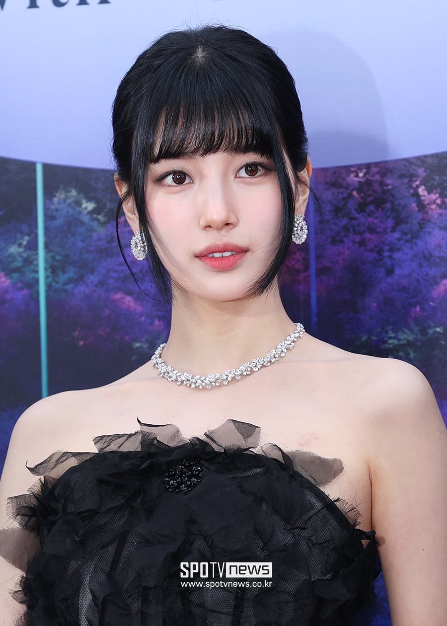 ลุ้น Baeksang Arts Awards!! ‘ซงฮเยคโย-ซูจี-พัคจินยอง-พัคโบกอม’ นำทัพซุปตาร์หล่อสวยบนพรมแดง