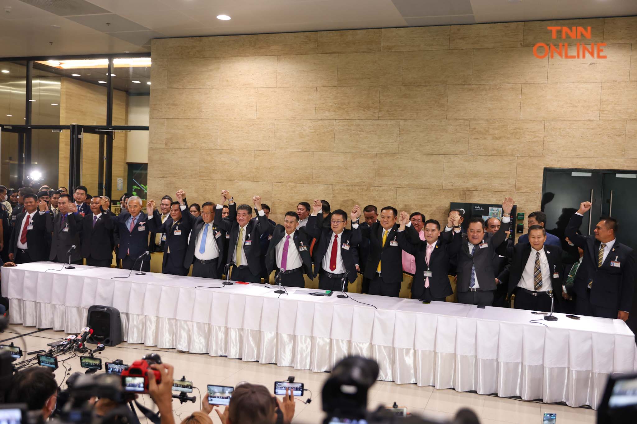 พท.แถลงตั้งรัฐบาล 11 พรรค พร้อมแบ่งโควตารัฐมนตรี พท.แถลงตั้งรัฐบาล 11 พรรค พร้อมแบ่งโควตารัฐมนตรี