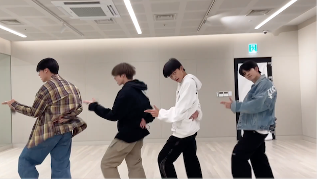 สุดเอ็นดู!! 'ยอร์ช ยงศิลป์’ และ Trainee A ทำชาเลนจ์เต้นเพลงใหม่ BLACKPINK สุดเอ็นดู!! 'ยอร์ช ยงศิลป์’ และ Trainee A ทำชาเลนจ์เต้นเพลงใหม่ BLACKPINK