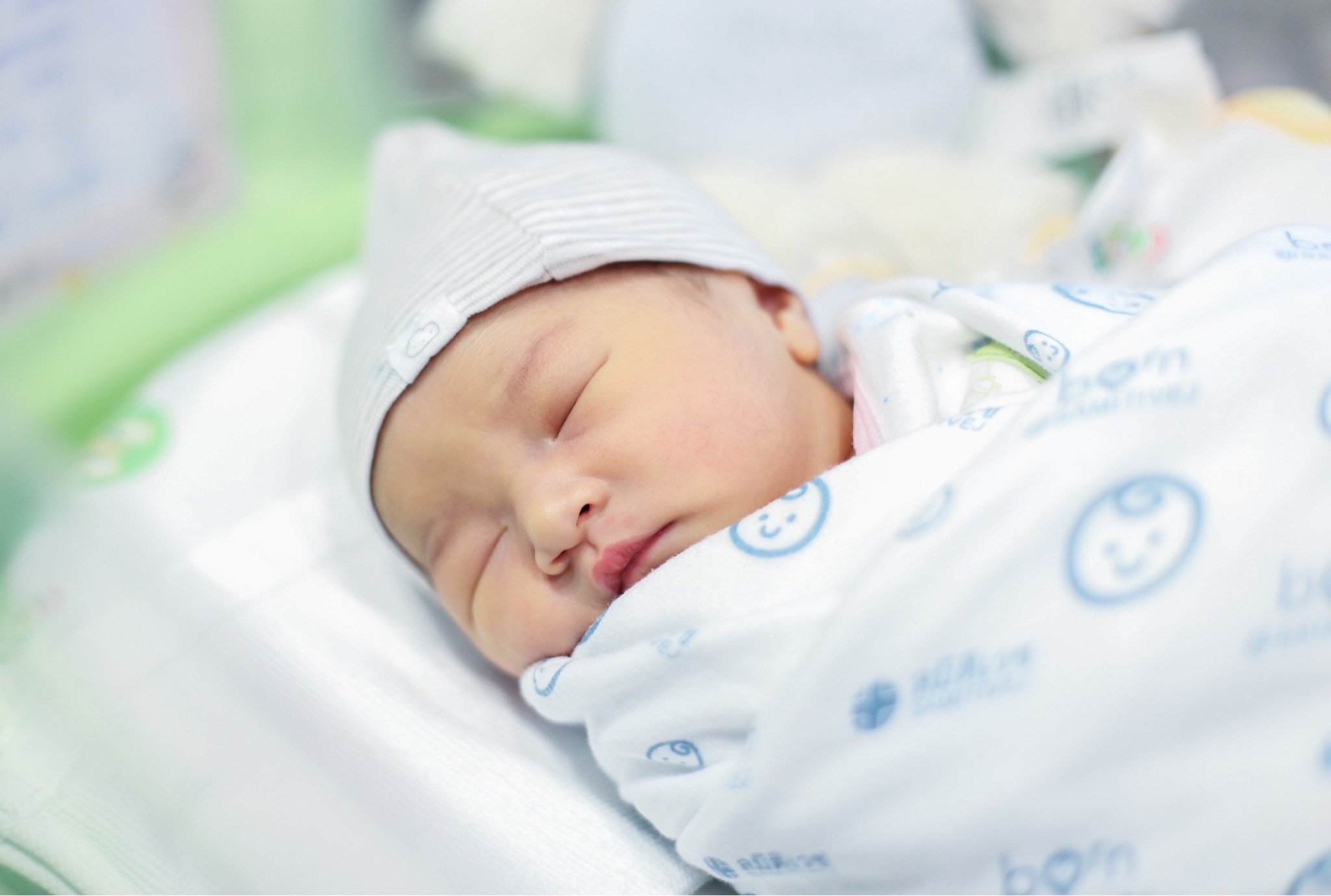 “ปอ ณฐมน” คลอดลูกสาว “พิพพราว” สุดปลื้ม ถอดแบบคุณพ่อมาเป๊ะ “ปอ ณฐมน” คลอดลูกสาว “พิพพราว” สุดปลื้ม ถอดแบบคุณพ่อมาเป๊ะ