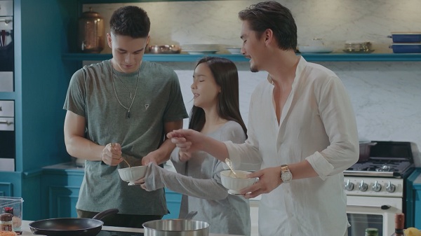 อนันดา – ออม นำทีม เปิดตัวซีรีส์ XYZ   (มีคลิป)