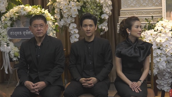 โต๋ เคียงข้าง ไบรท์ ไม่ห่าง หลังสูญเสียคุณแม่ เผยเหตุการณ์ตอนที่ สรยุทธ มาเยี่ยม (มีคลิป) โต๋ เคียงข้าง ไบรท์ ไม่ห่าง หลังสูญเสียคุณแม่ เผยเหตุการณ์ตอนที่ สรยุทธ มาเยี่ยม (มีคลิป)