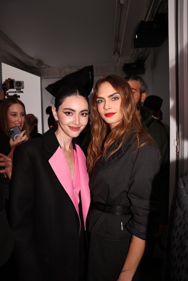 ปารีสลุคเป็นไฟ!! เมื่อ ‘ใหม่ ดาวิกา’ พบโมเดลตัวแม่ ‘คาร่า เดเลวีน’