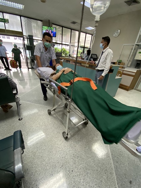 หมอลำชื่อดัง บัวผัน ทังโส มือเท้าชา หวั่นเส้นเลือดในสมองตีบ หมอลำชื่อดัง บัวผัน ทังโส มือเท้าชา หวั่นเส้นเลือดในสมองตีบ