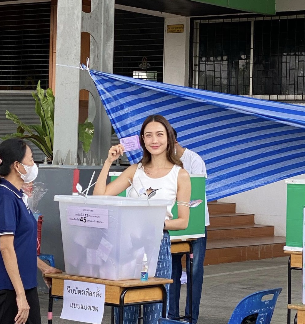 เลือกตั้ง 2566 ประมวลภาพ คนบันเทิง ออกไปใช้สิทธิเลือกตั้งช่วงบ่าย