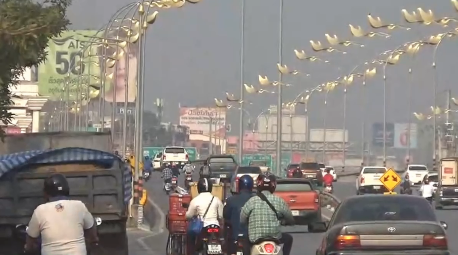 ฝุ่น PM2.5 ปกคลุม “เชียงใหม่” หนาทึบ มองไม่เห็นดอยสุเทพ ฝุ่น PM2.5 ปกคลุม “เชียงใหม่” หนาทึบ มองไม่เห็นดอยสุเทพ