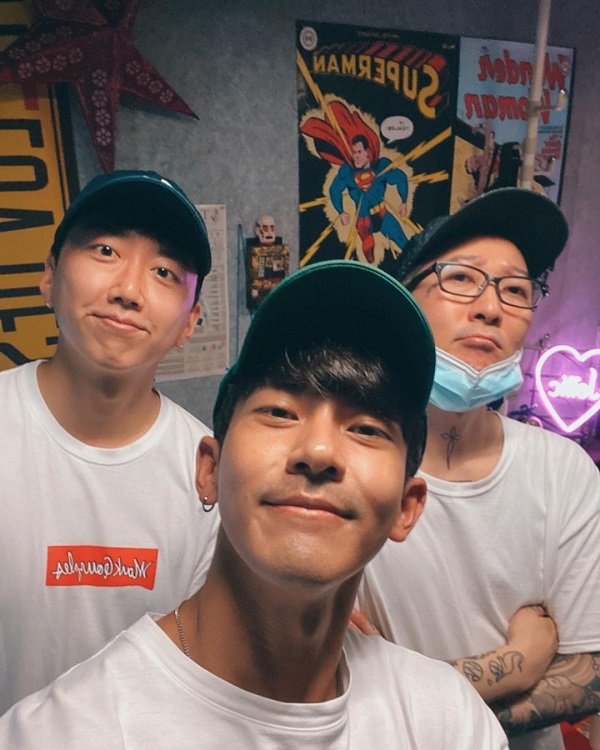 เต้ย พงศกร แชะภาพคู่ คุณแม่ เจย์ บี GOT7 (มีคลิป) เต้ย พงศกร แชะภาพคู่ คุณแม่ เจย์ บี GOT7 (มีคลิป)