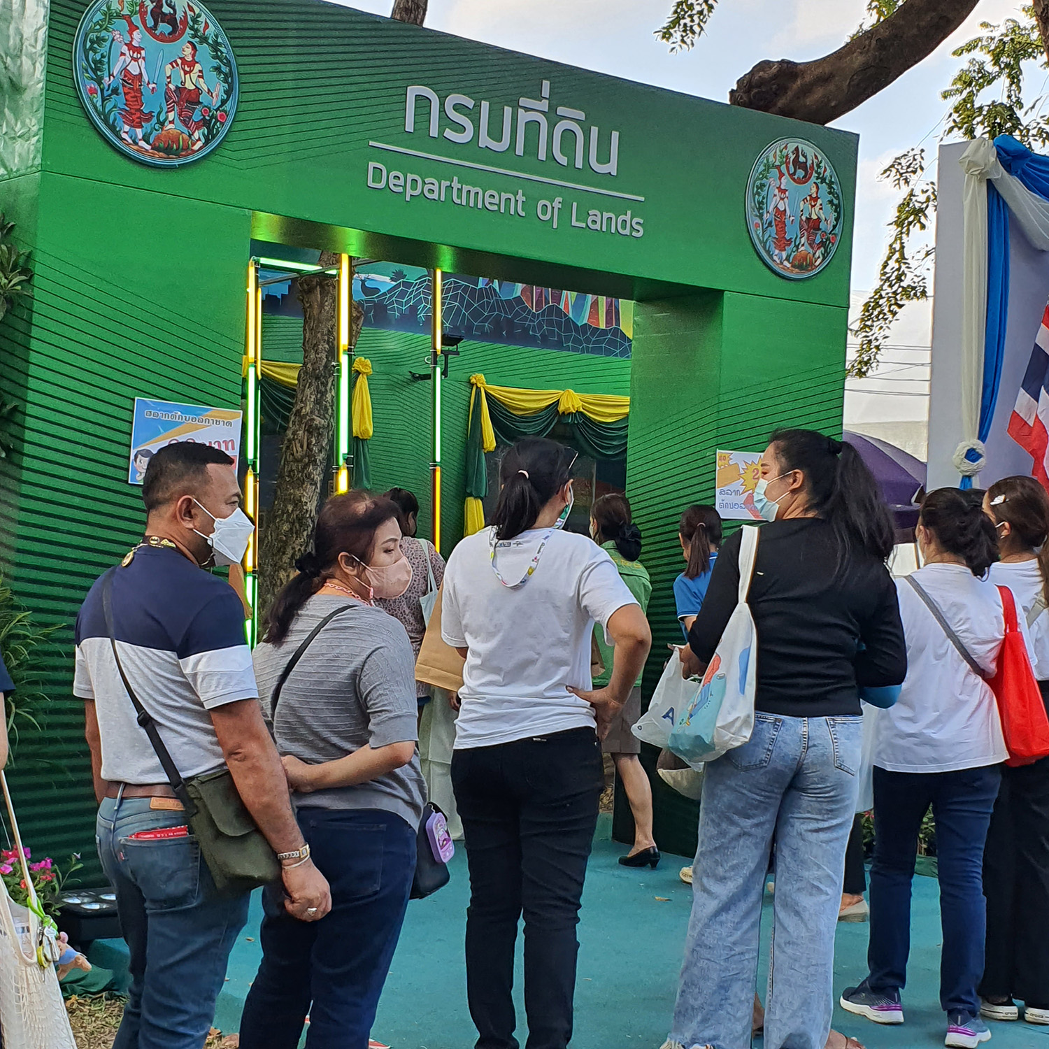 พาเที่ยว งานกาชาด 2565 จัดเต็มยิ่งใหญ่ ทั้งสอยดาวชิงโชค-ช้อปปิ้งสินค้า-ชิมอาหารร้านดัง พาเที่ยว งานกาชาด 2565 จัดเต็มยิ่งใหญ่ ทั้งสอยดาวชิงโชค-ช้อปปิ้งสินค้า-ชิมอาหารร้านดัง