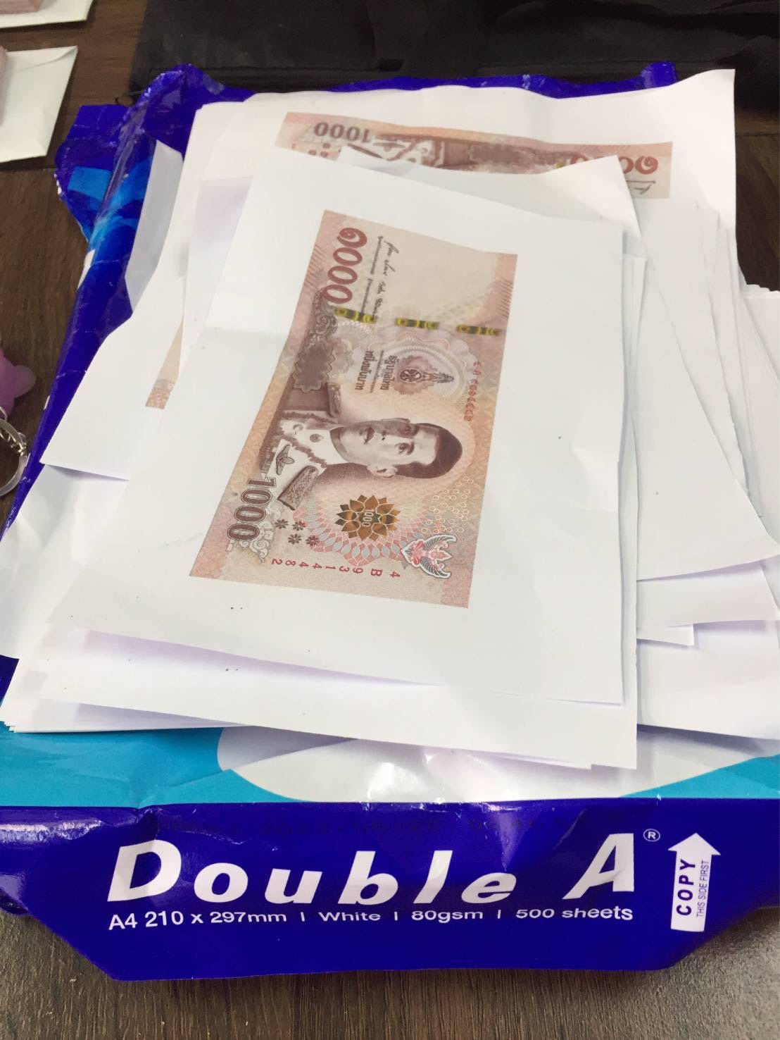 วิธีดู แบงค์พันปลอม หลังช่วงนี้ระบาดหนัก ชี้จุดสังเกตุง่ายๆ เช็กที่นี่ วิธีดู แบงค์พันปลอม หลังช่วงนี้ระบาดหนัก ชี้จุดสังเกตุง่ายๆ เช็กที่นี่