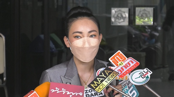 เอ็มมี่ โต้ข่าว ทอยทอย ออกจากเรือนจำ ส่วนเรื่อง แม็ก ไม่ขอพูดถึง  (มีคลิป) 