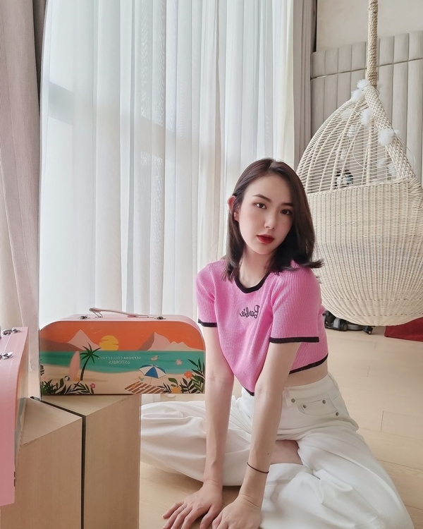 เซอร์ไพรส์!! เชอรีน น้องสาวนิชคุณ ประกาศแต่งงานหนุ่มนอกวงการ เซอร์ไพรส์!! เชอรีน น้องสาวนิชคุณ ประกาศแต่งงานหนุ่มนอกวงการ