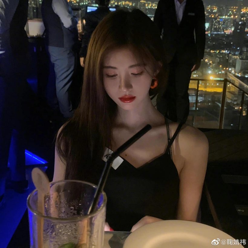 หนุ่มไทยใจละลาย!! ‘จวีจิ้งอี’ นางเอกจีน ‘ตำนานรักนางพญางูขาว’ ลัดฟ้าเที่ยวไทย