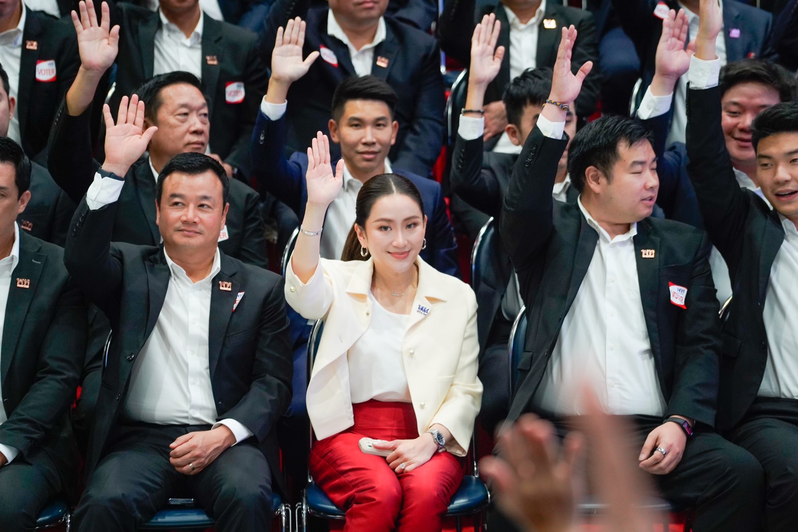 เคาะแล้ว! ประชุมใหญ่เพื่อไทย เลือก “แพทองธาร ชินวัตร” เป็นหัวหน้าพรรคคนใหม่ เคาะแล้ว! ประชุมใหญ่เพื่อไทย เลือก “แพทองธาร ชินวัตร” เป็นหัวหน้าพรรคคนใหม่