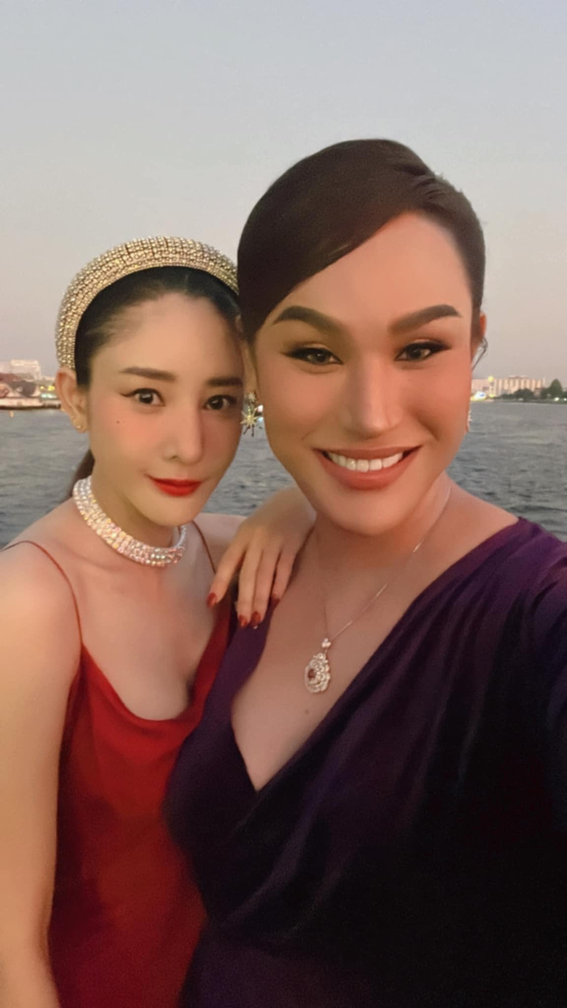 แอนนา พูดแล้ว ภาพหลุดบนเรือใช่ แตงโม จริงไหม!? แอนนา พูดแล้ว ภาพหลุดบนเรือใช่ แตงโม จริงไหม!?