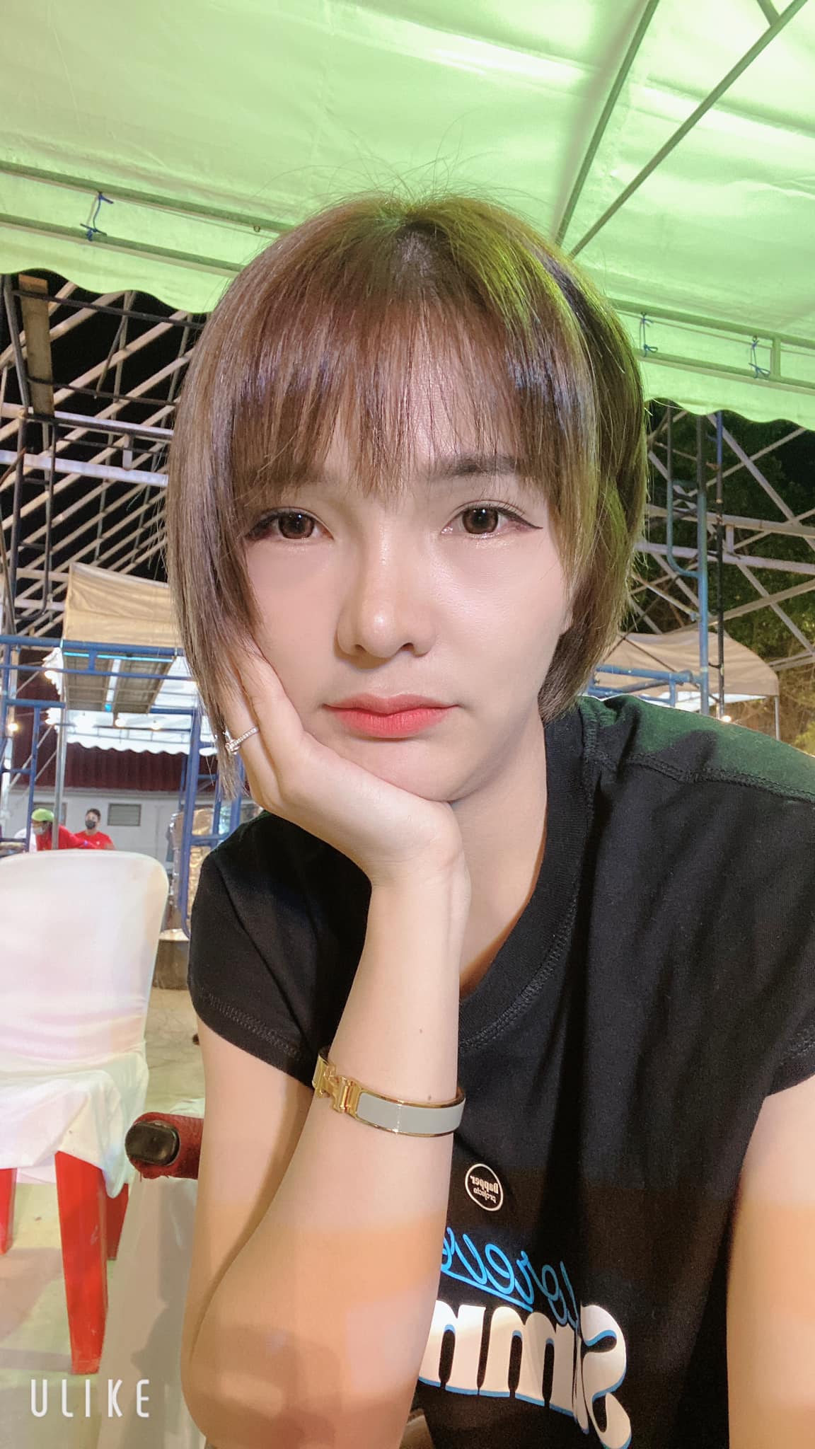 ภรรยาสาว ก้อง ห้วยไร่ โพสต์เตือนแฟนคลับหลังสามีโดนขอถ่ายรูประหว่างเข้าห้องน้ำ ภรรยาสาว ก้อง ห้วยไร่ โพสต์เตือนแฟนคลับหลังสามีโดนขอถ่ายรูประหว่างเข้าห้องน้ำ