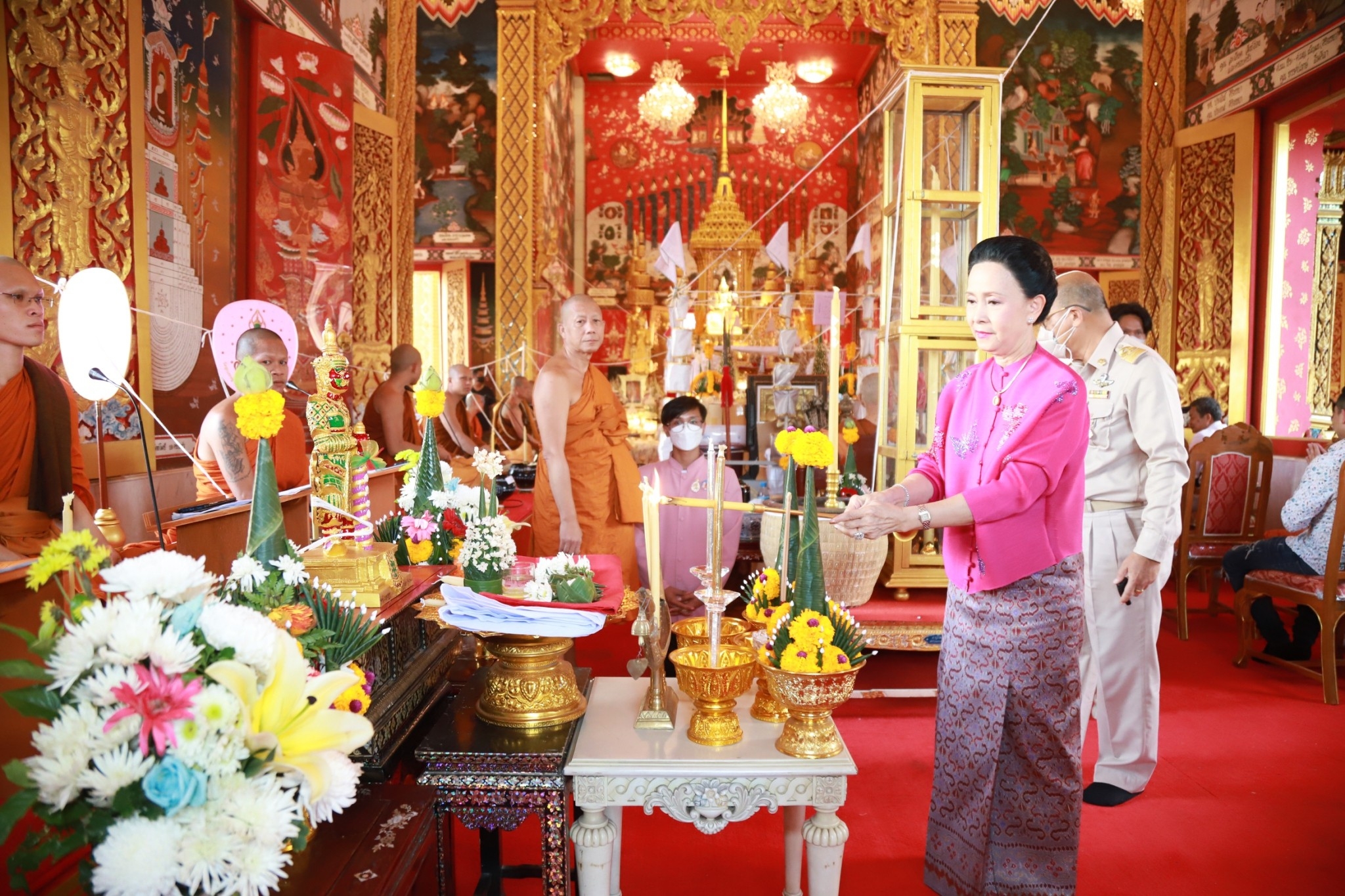 ครอบครัวทำตามความตั้งใจของ อาต้อย เศรษฐา ทำพิธีพุทธาภิเษกเหรียญเศรษฐศิลป์ ครอบครัวทำตามความตั้งใจของ อาต้อย เศรษฐา ทำพิธีพุทธาภิเษกเหรียญเศรษฐศิลป์