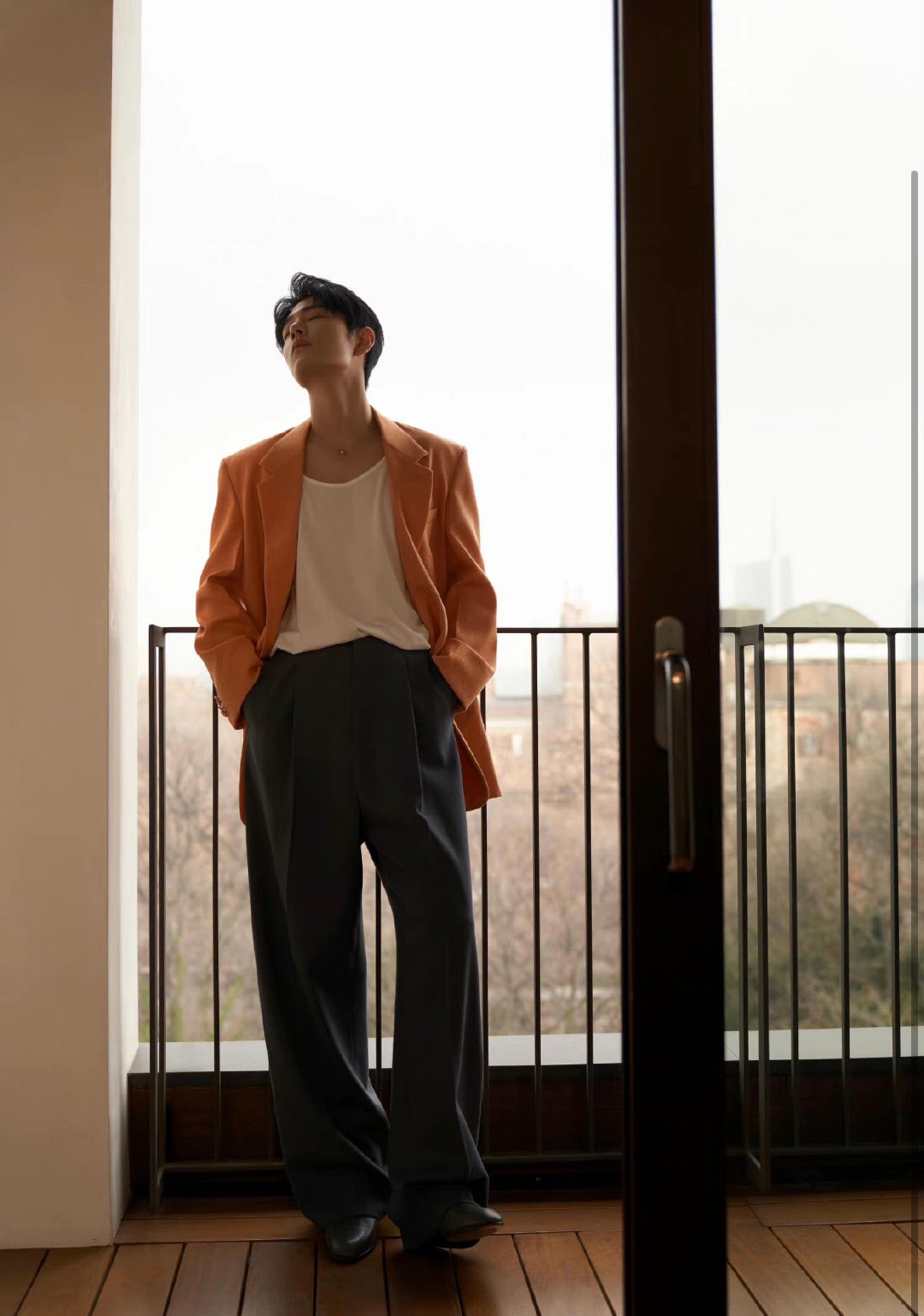 'เซียวจ้าน' 2 ลุค!! หล่อคูลดูคิวต์ใจเหลว บุก 2 แฟชั่นโชว์ในวันเดียวที่มิลาน 'เซียวจ้าน' 2 ลุค!! หล่อคูลดูคิวต์ใจเหลว บุก 2 แฟชั่นโชว์ในวันเดียวที่มิลาน