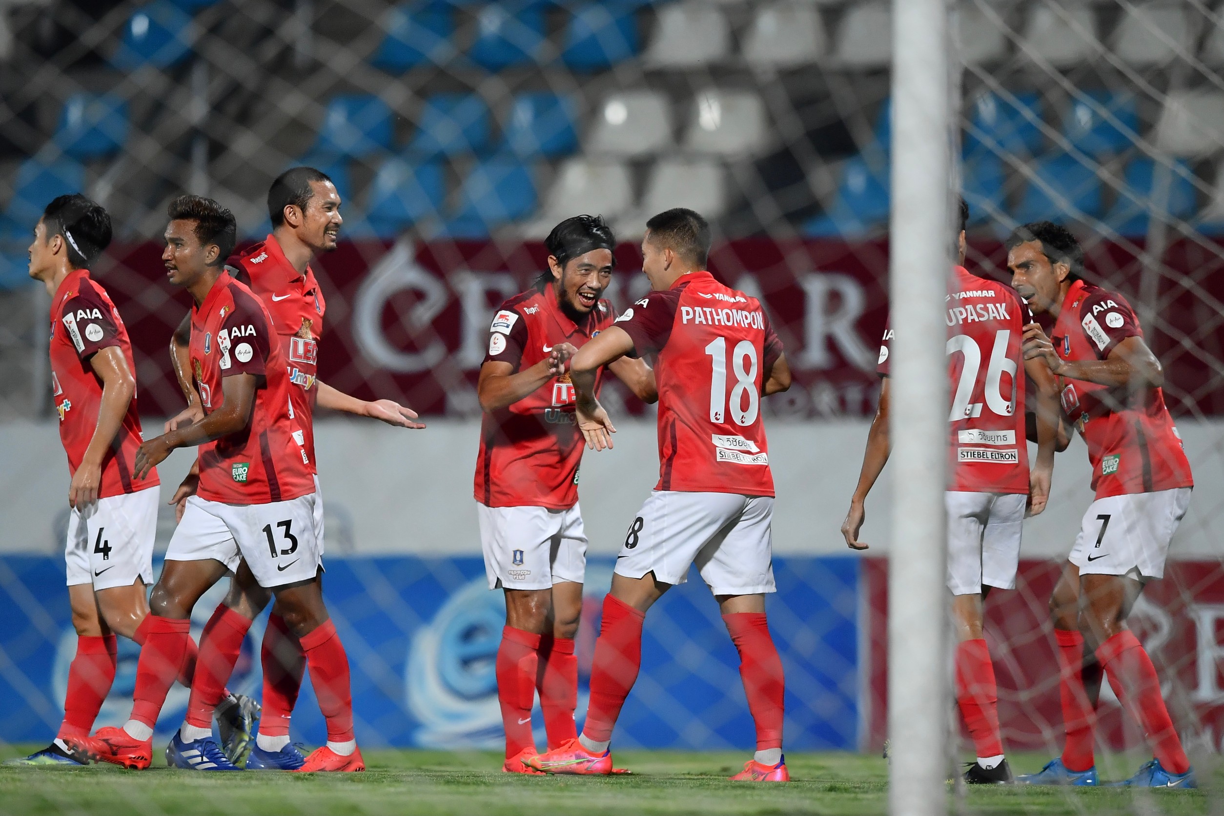 ใครก็หยุดไม่ได้! 'บีจี' เดินหน้าเก็บชัยบุกเชือด 'ชลบุรี' 1-0 ใครก็หยุดไม่ได้! 'บีจี' เดินหน้าเก็บชัยบุกเชือด 'ชลบุรี' 1-0