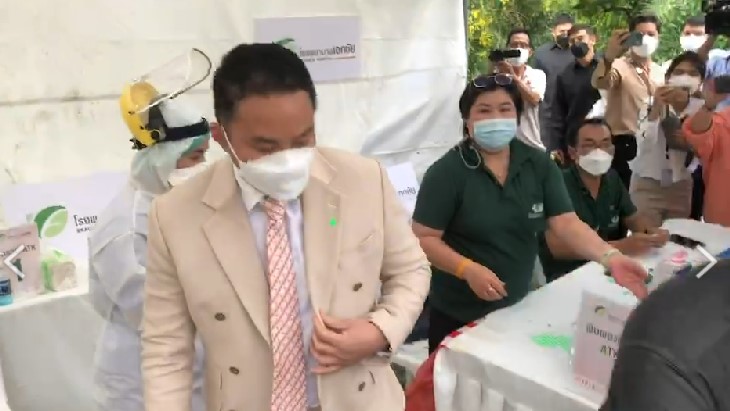 มาถึงแล้ว!! ปอ-โรเบิร์ต-จ๊อบ ร่วมงาน แตงโม เปิดใจไม่เครียดหลังถูกแจ้งข้อหาเพิ่ม