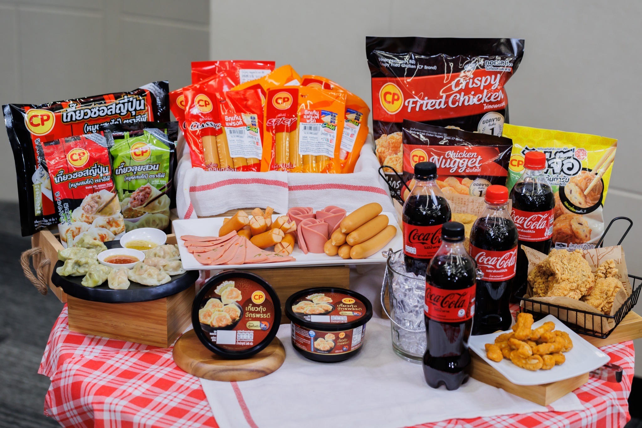 “ซีพีเอฟ” ผนึกกำลัง “โคคา-โคล่า” เปิดตัวคอมโบ “CP-COKE” พร้อมโปรโมชั่นจับคู่สุดพิเศษ