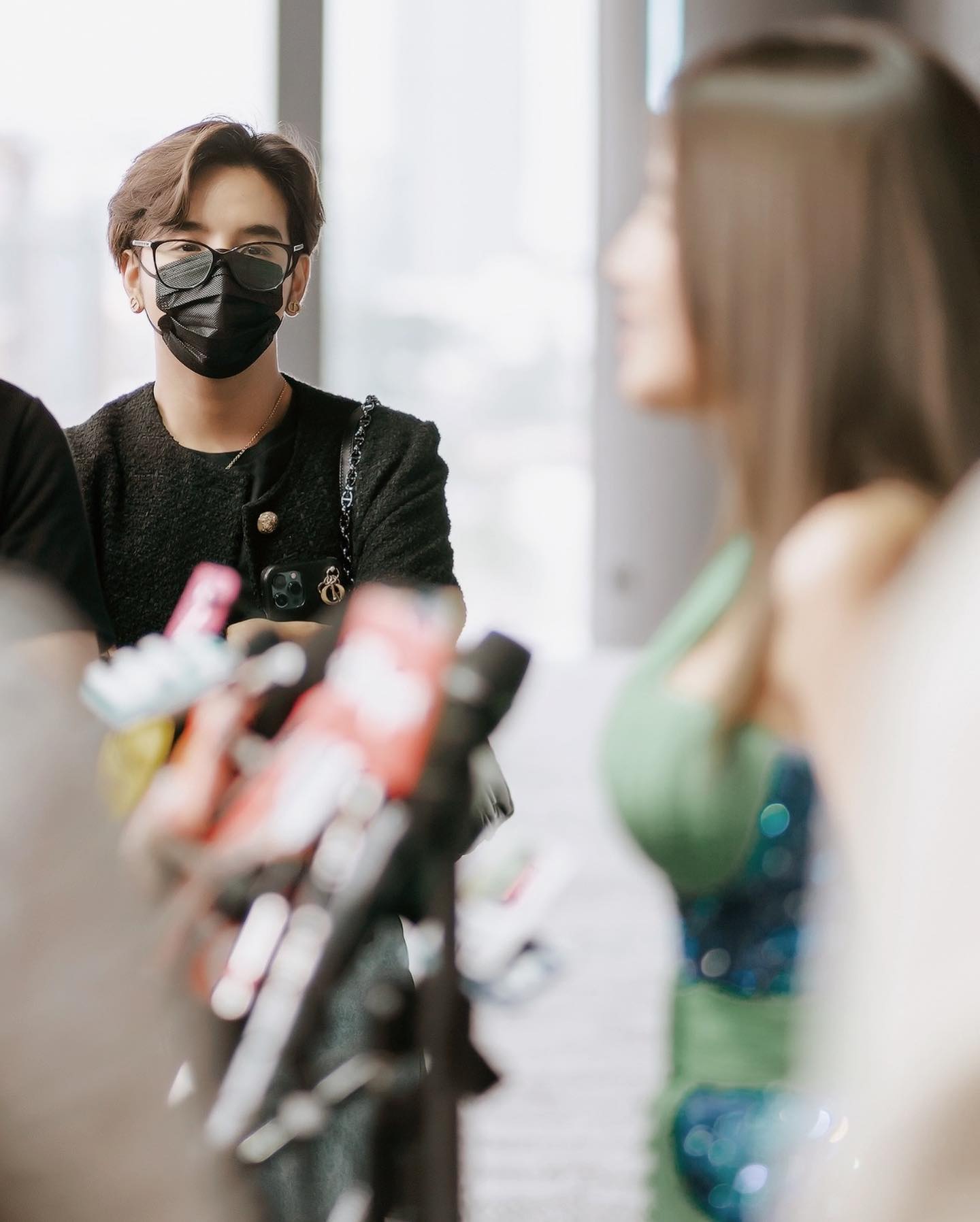 ลุกซ์ ชาญวิทย์ น้องชาย ใบเตย สุธีวัน โพสต์ภาพแฟนและพี่สาว แคปชั่นหัวใจแตกสลาย