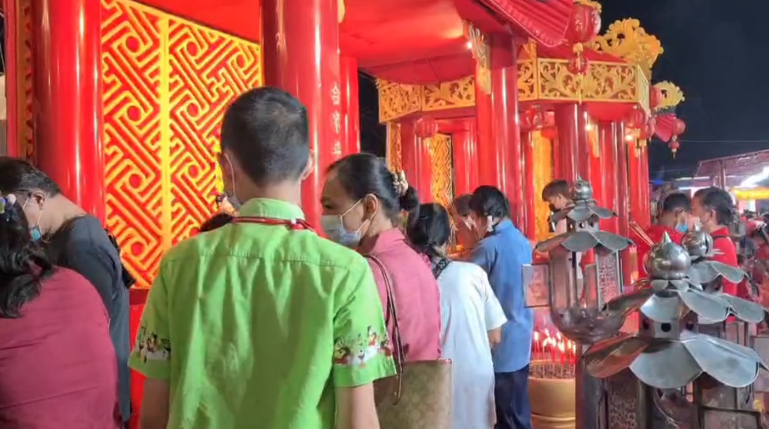 ไหว้เทพเจ้าไฉ่ซิงเอี๊ย รวมบรรยากาศชาวไทยเชื้อสายจีนเปิดโชคตรุษจีน 2566 ไหว้เทพเจ้าไฉ่ซิงเอี๊ย รวมบรรยากาศชาวไทยเชื้อสายจีนเปิดโชคตรุษจีน 2566