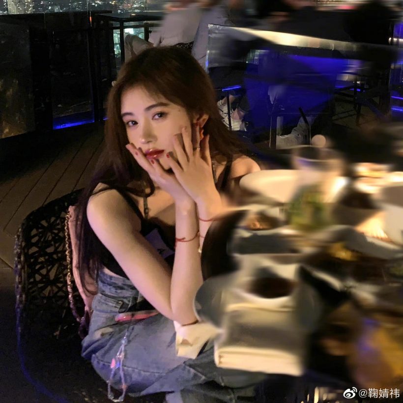 หนุ่มไทยใจละลาย!! ‘จวีจิ้งอี’ นางเอกจีน ‘ตำนานรักนางพญางูขาว’ ลัดฟ้าเที่ยวไทย