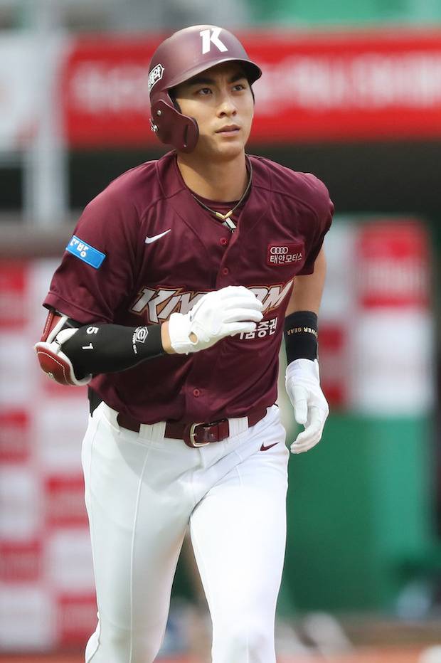 หล่อละมุน!! เปิดโผนักกีฬาลุคอบอุ่นในโอลิมปิก 2020