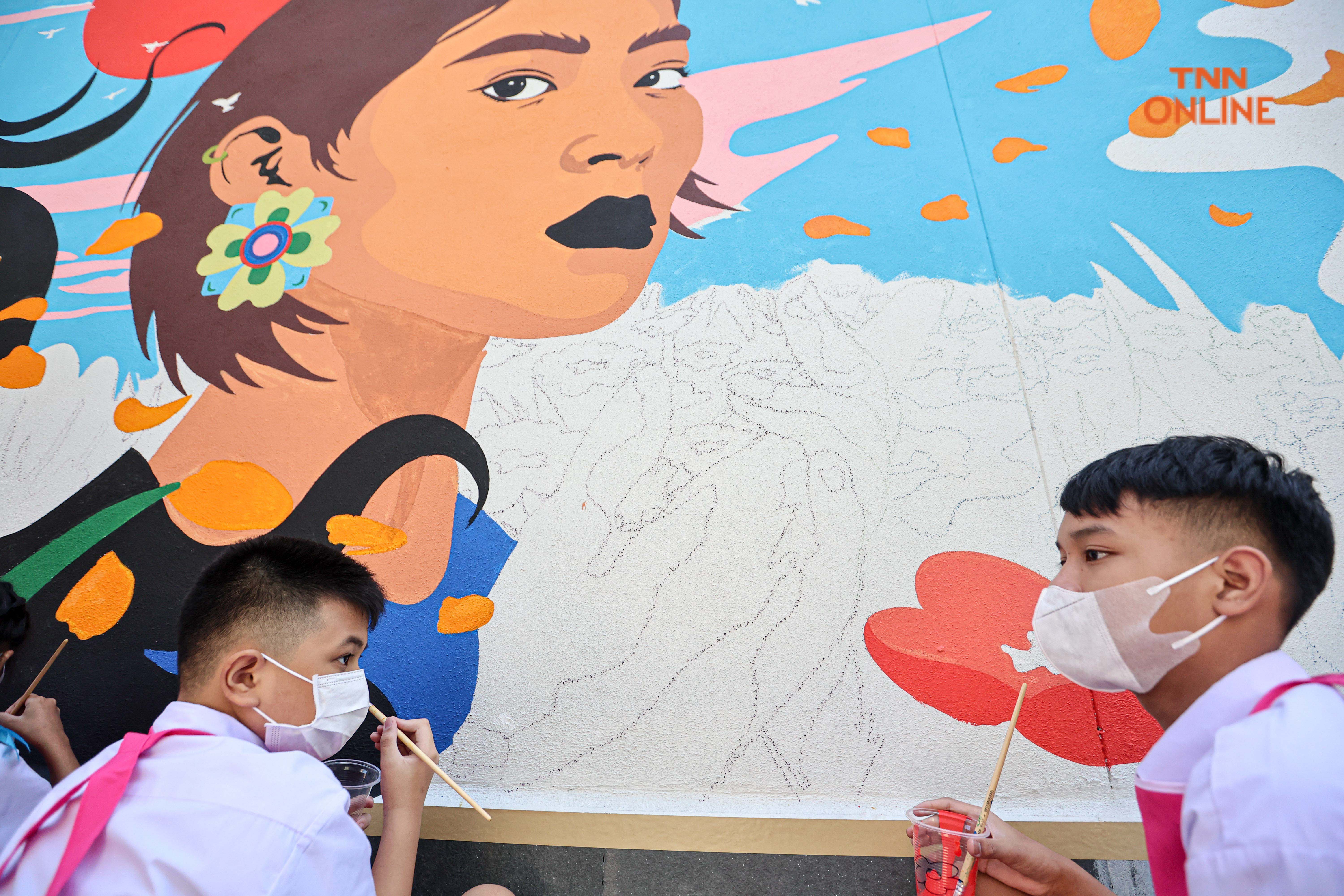 ชัชชาติควงแสนดี วาดภาพบนกำแพงสนับสนุนความเท่าเทียม ชัชชาติควงแสนดี วาดภาพบนกำแพงสนับสนุนความเท่าเทียม