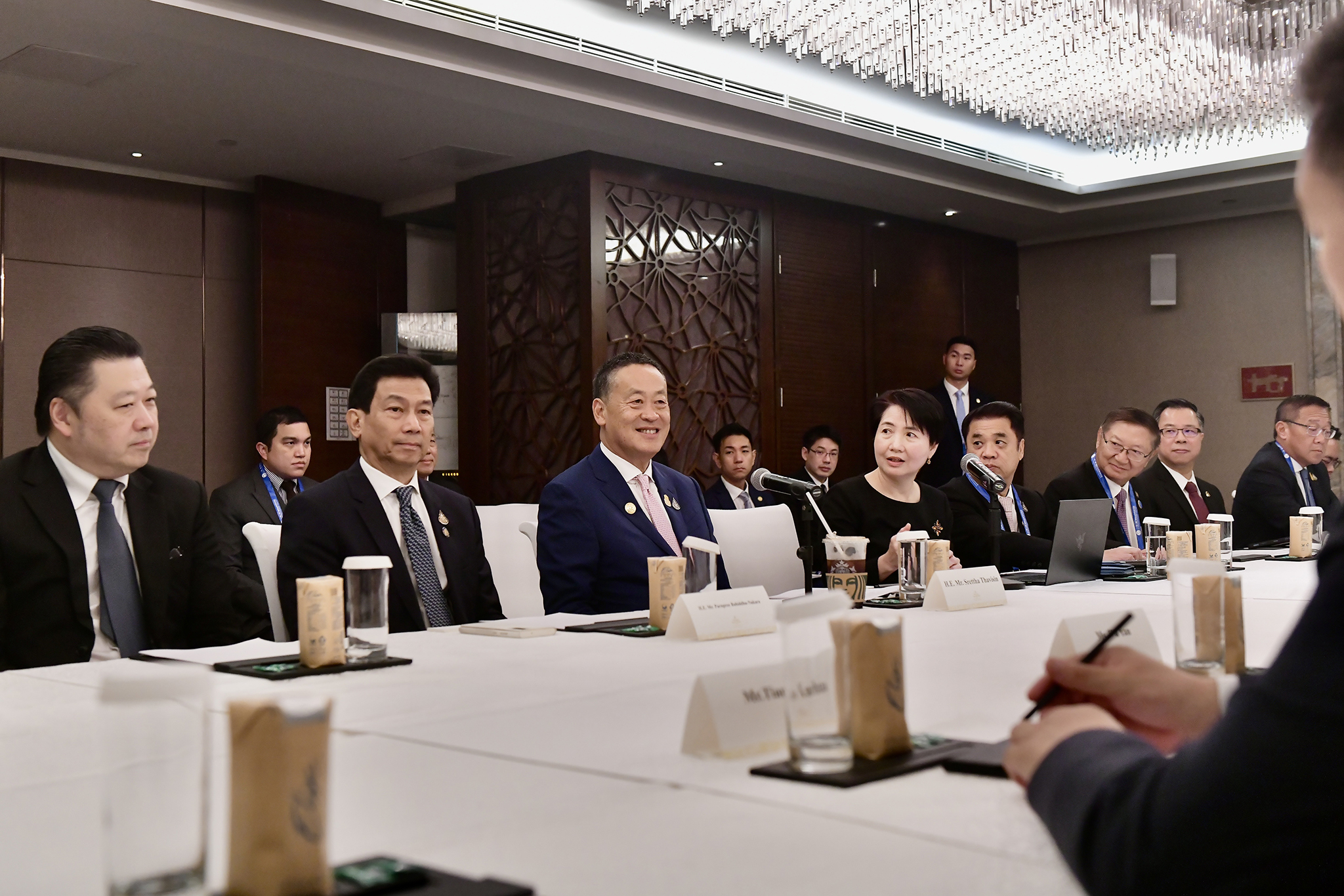 นายกฯหารือผู้บริหาร CRRC ชวนลงทุนโครงสร้างพื้นฐาน ด้านคมนาคมขนส่ง นายกฯหารือผู้บริหาร CRRC ชวนลงทุนโครงสร้างพื้นฐาน ด้านคมนาคมขนส่ง