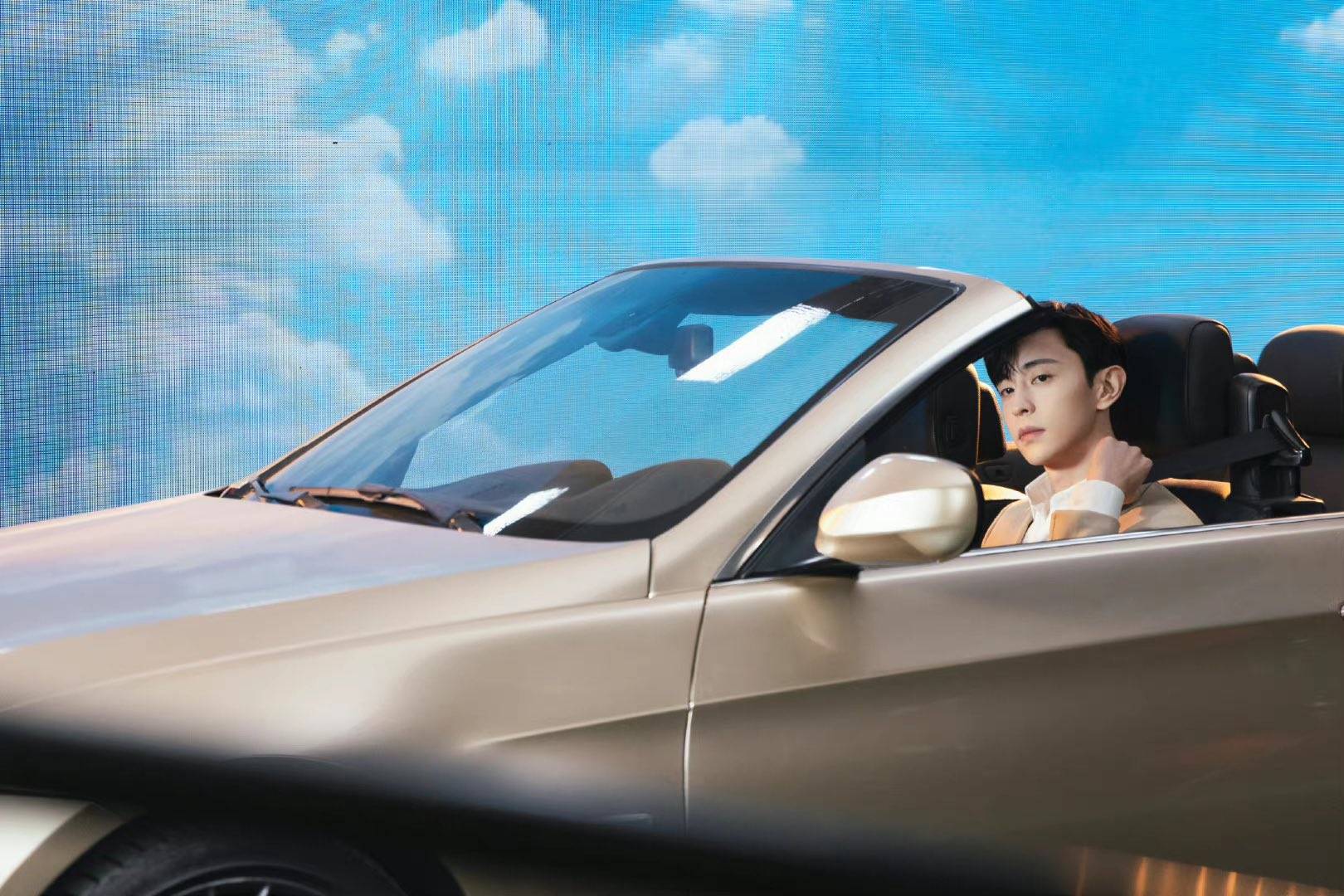 เติ้งหลุน ขอโทษและยอมรับผิดอย่างเป็นทางการเป็นครั้งแรก หลังถูกปรับเงินในคดีเลี่ยงภาษี เติ้งหลุน ขอโทษและยอมรับผิดอย่างเป็นทางการเป็นครั้งแรก หลังถูกปรับเงินในคดีเลี่ยงภาษี