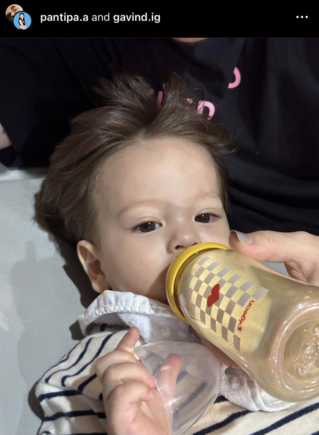 เกินใจจะอดทน ปุ้มปุ้ย-กวินท์ เผยโฉมหน้าลูกครั้งแรก แฟนๆแห่ชมน่ารัก เกินใจจะอดทน ปุ้มปุ้ย-กวินท์ เผยโฉมหน้าลูกครั้งแรก แฟนๆแห่ชมน่ารัก