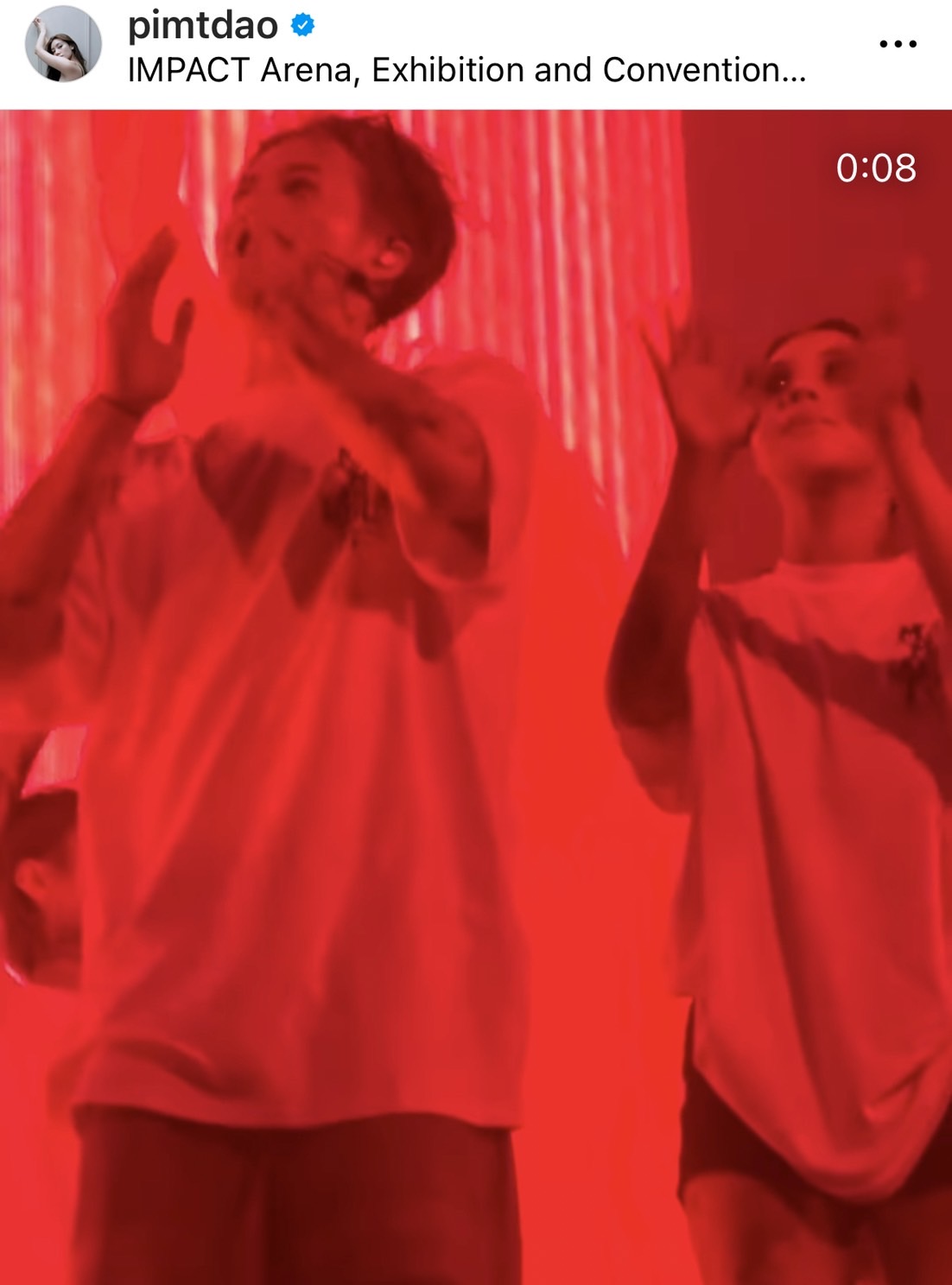 ดาว พิมพ์ทอง ทัวร์ลงใช้อภิสิทธิ์ดารา โชว์ภาพคู่ แจ็คสัน หวัง ดาว พิมพ์ทอง ทัวร์ลงใช้อภิสิทธิ์ดารา โชว์ภาพคู่ แจ็คสัน หวัง