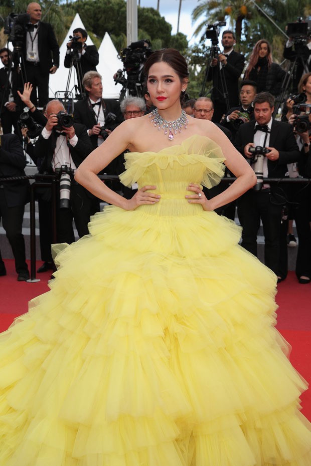 รวมลุคฟูฟ่อง ชมพู่ อารยา เดินพรมแดงเมืองคานส์ อลังการทุกปี!