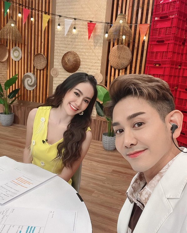แป้ง ศรันฉัตร์ แฮปปี้หลังชิมรางงานพิธีกร (มีคลิป) แป้ง ศรันฉัตร์ แฮปปี้หลังชิมรางงานพิธีกร (มีคลิป)